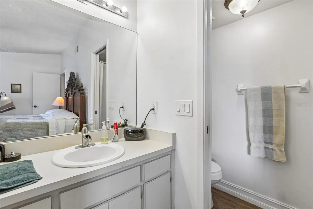 4005 OAK LIMB COURT Tampa, FL 33614
