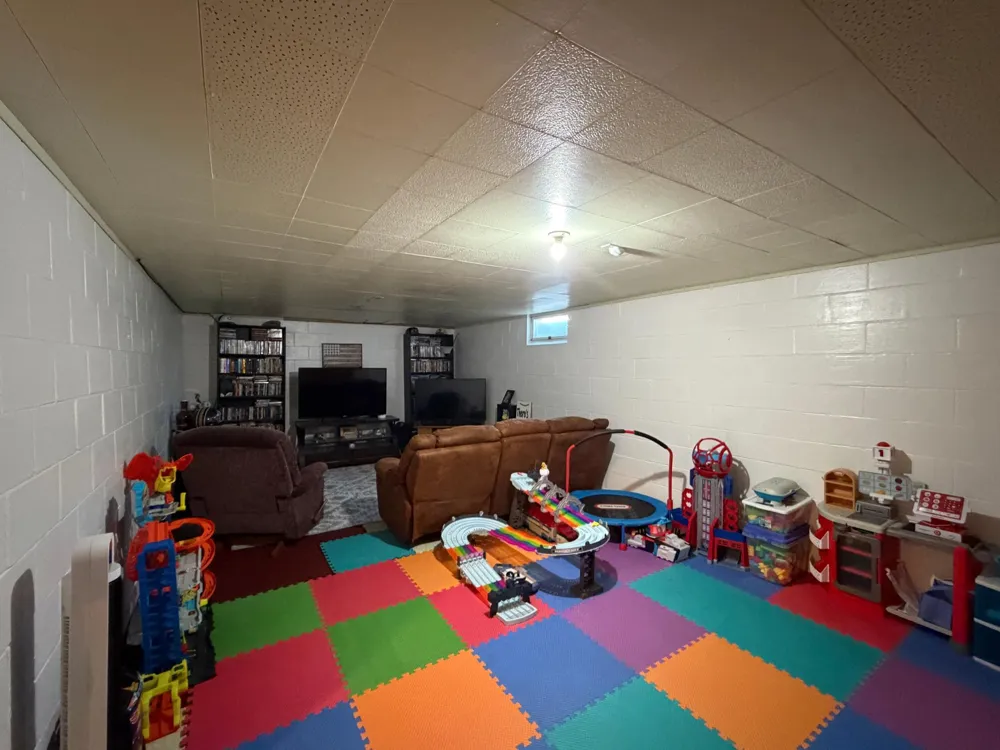 610 W Elizabeth Street Edgerton, MN 56128