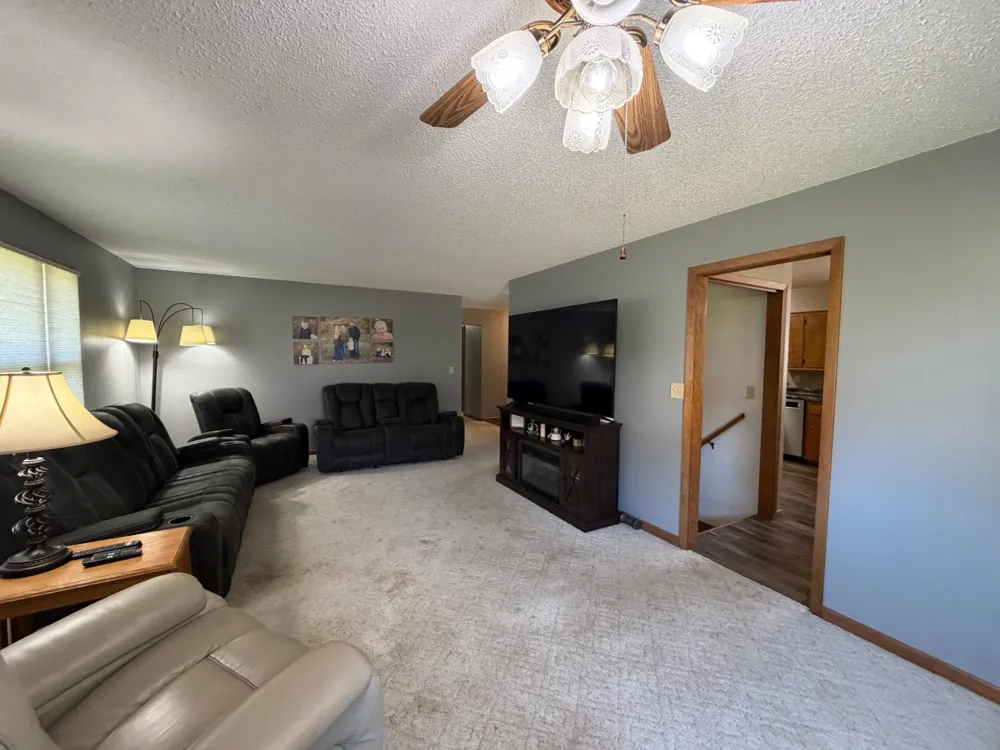610 W Elizabeth Street Edgerton, MN 56128