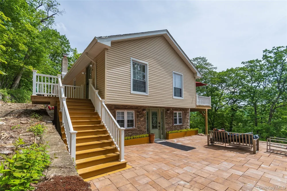 71 Deer Trail Greenwood Lake, NY 10925
