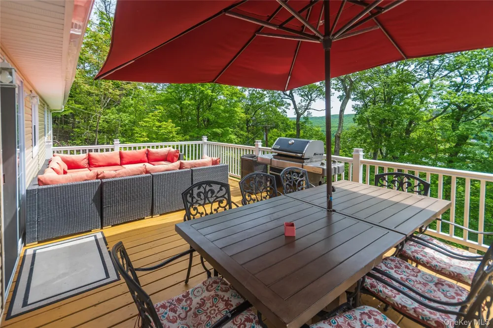 71 Deer Trail Greenwood Lake, NY 10925
