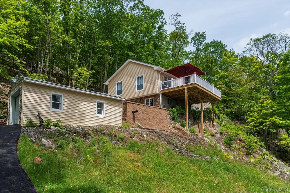 71 Deer Trail Greenwood Lake, NY 10925