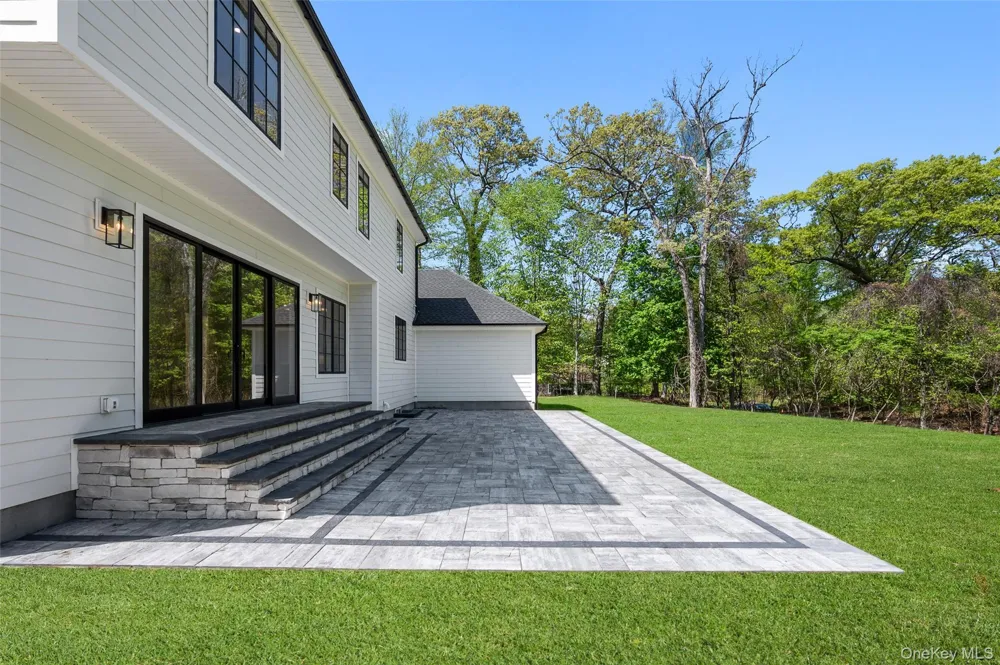 9 Wilderness Road Nissequogue, NY 11780