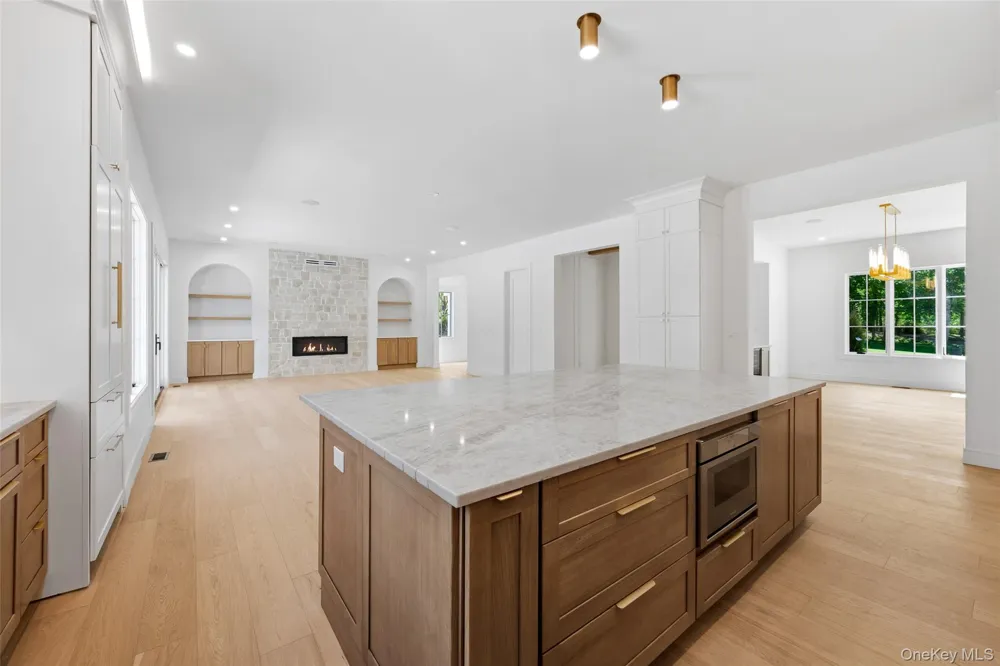 9 Wilderness Road Nissequogue, NY 11780