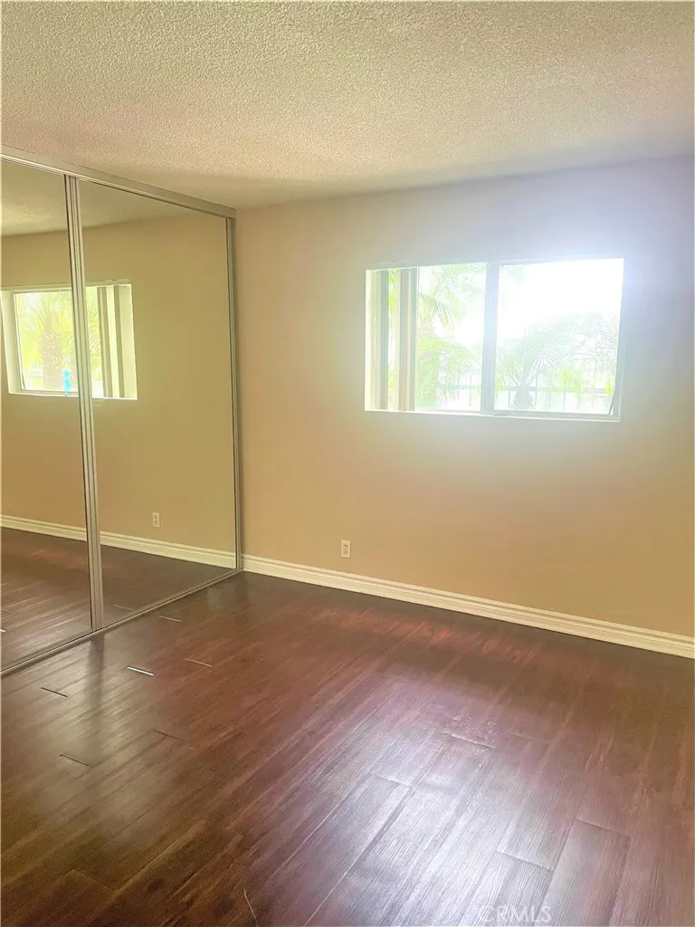 931 W 19th Street #10 Costa Mesa, CA 92627