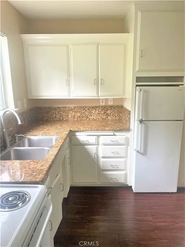 931 W 19th Street #10 Costa Mesa, CA 92627
