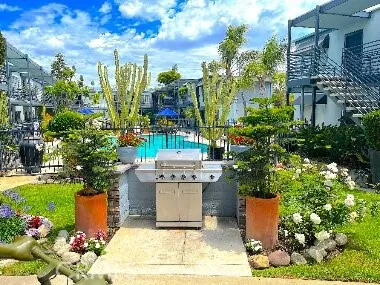 931 W 19th Street #10 Costa Mesa, CA 92627