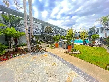 931 W 19th Street #10 Costa Mesa, CA 92627