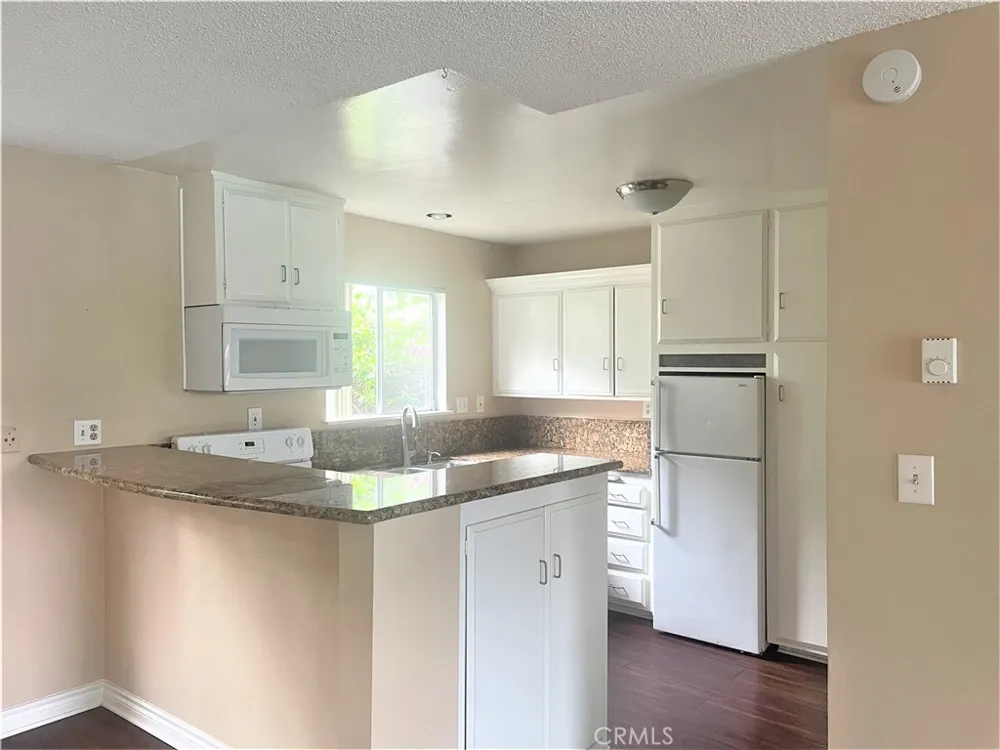 931 W 19th Street #10 Costa Mesa, CA 92627