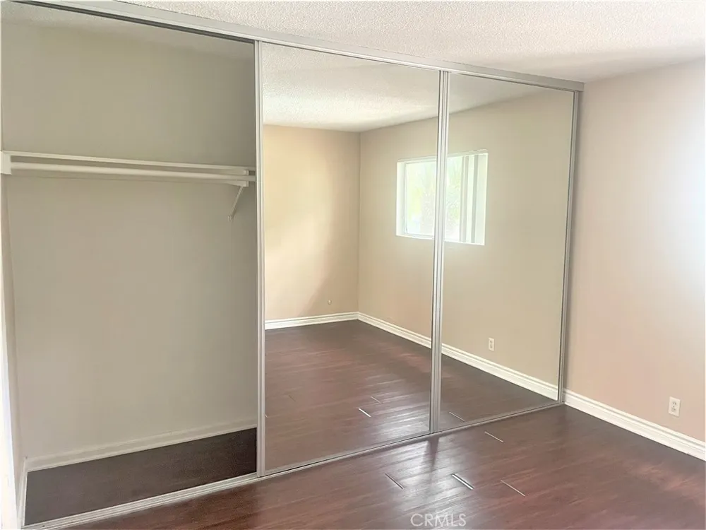 931 W 19th Street #10 Costa Mesa, CA 92627