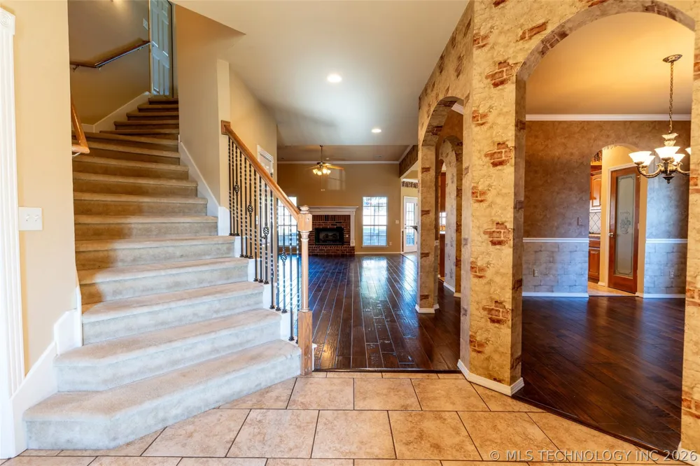 4213 S Palm Avenue Broken Arrow, OK 74011