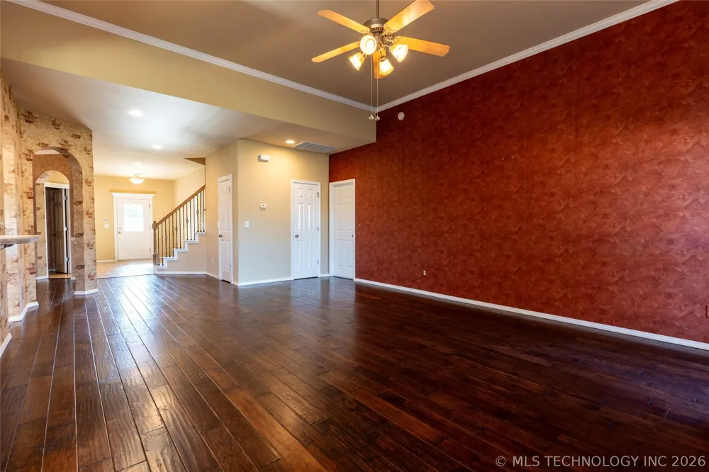4213 S Palm Avenue Broken Arrow, OK 74011