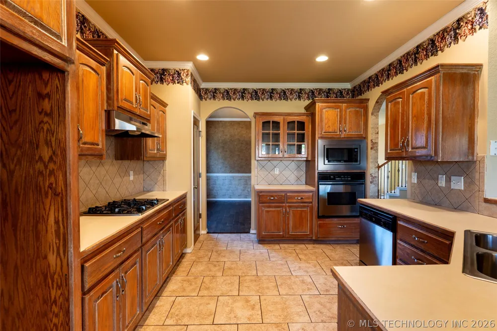 4213 S Palm Avenue Broken Arrow, OK 74011