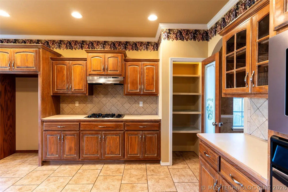 4213 S Palm Avenue Broken Arrow, OK 74011