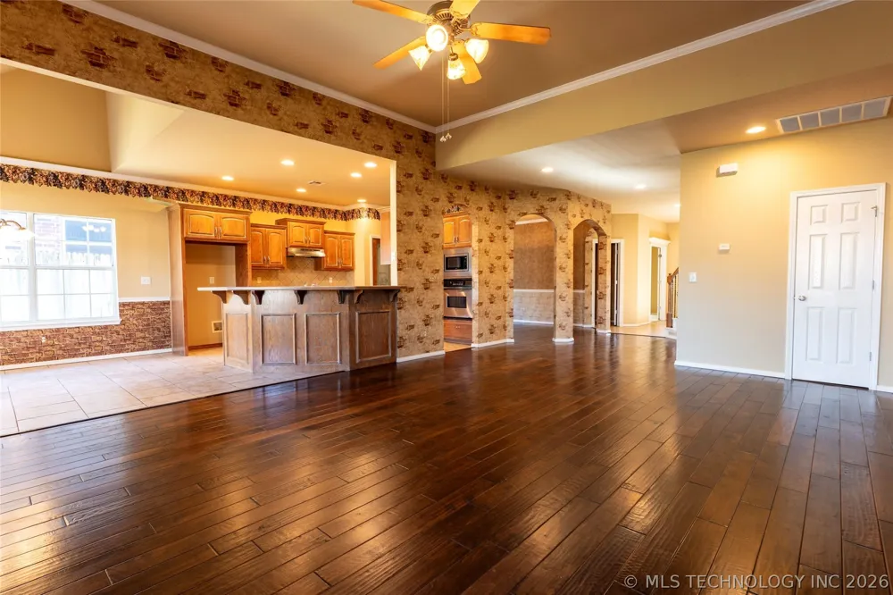 4213 S Palm Avenue Broken Arrow, OK 74011