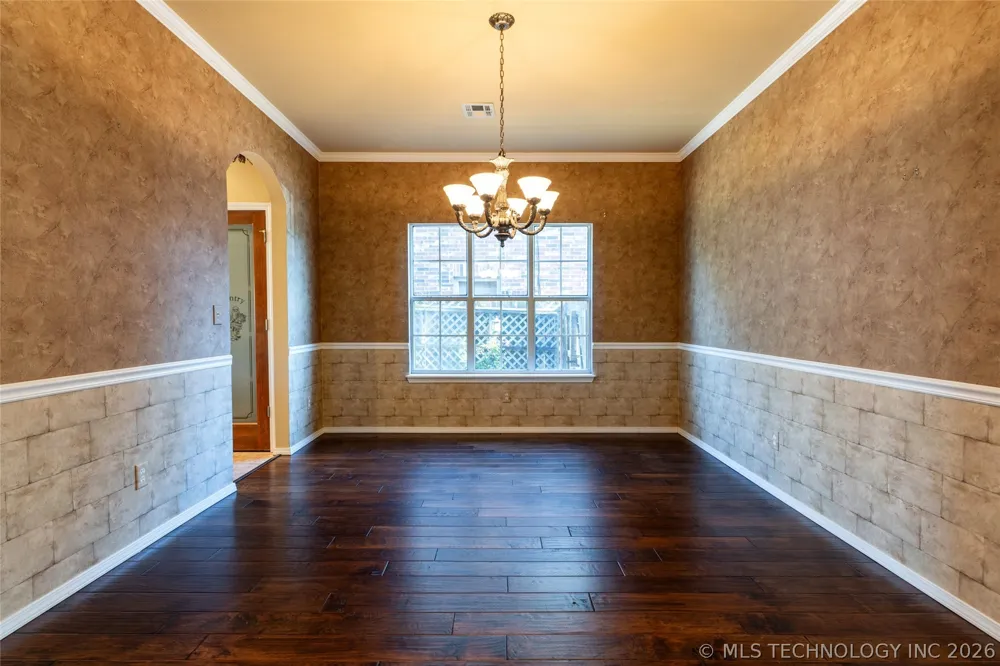 4213 S Palm Avenue Broken Arrow, OK 74011