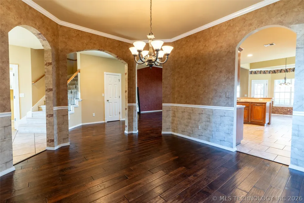4213 S Palm Avenue Broken Arrow, OK 74011