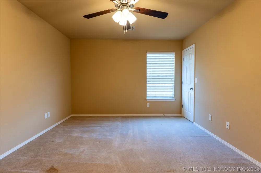 4213 S Palm Avenue Broken Arrow, OK 74011