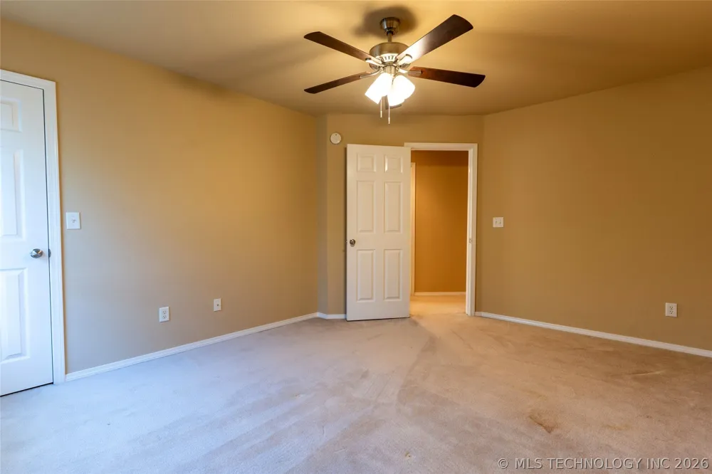4213 S Palm Avenue Broken Arrow, OK 74011