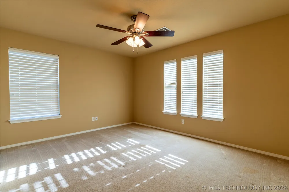 4213 S Palm Avenue Broken Arrow, OK 74011