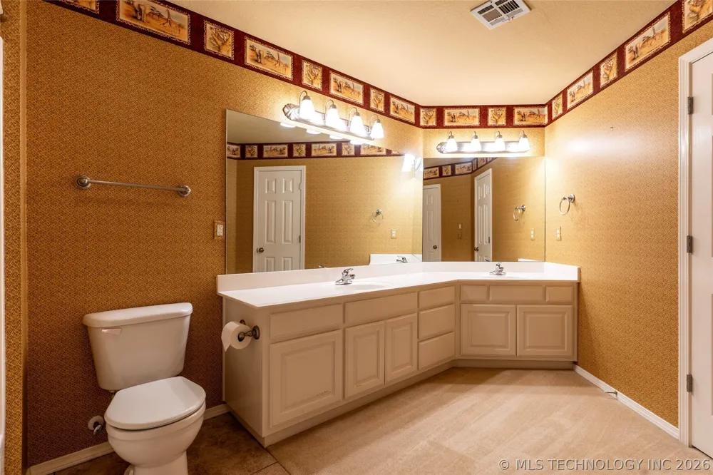 4213 S Palm Avenue Broken Arrow, OK 74011