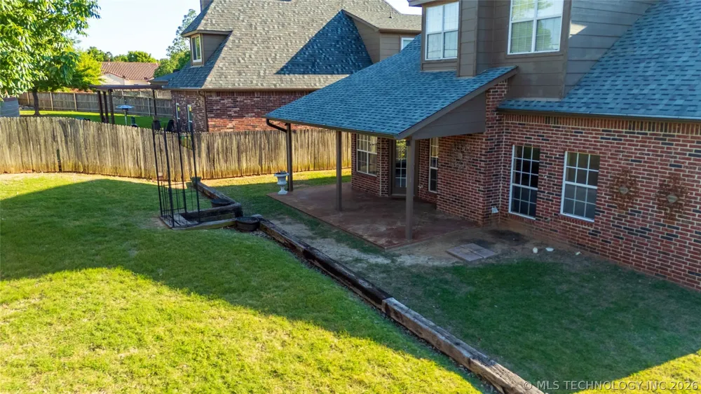 4213 S Palm Avenue Broken Arrow, OK 74011