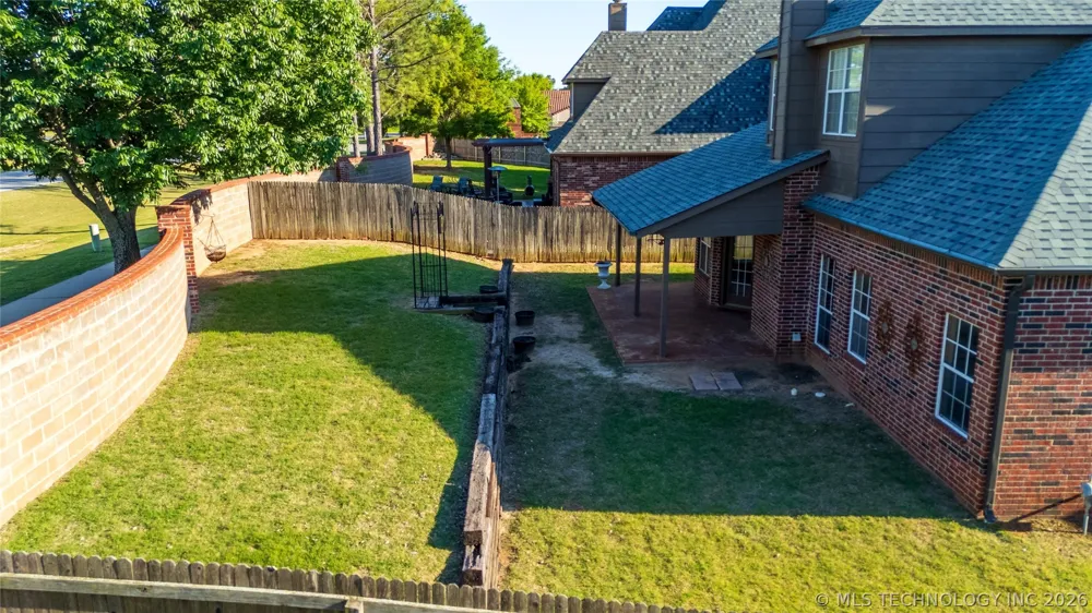 4213 S Palm Avenue Broken Arrow, OK 74011