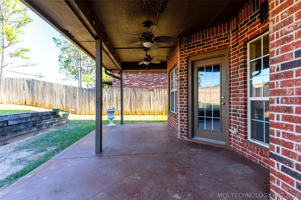 4213 S Palm Avenue Broken Arrow, OK 74011