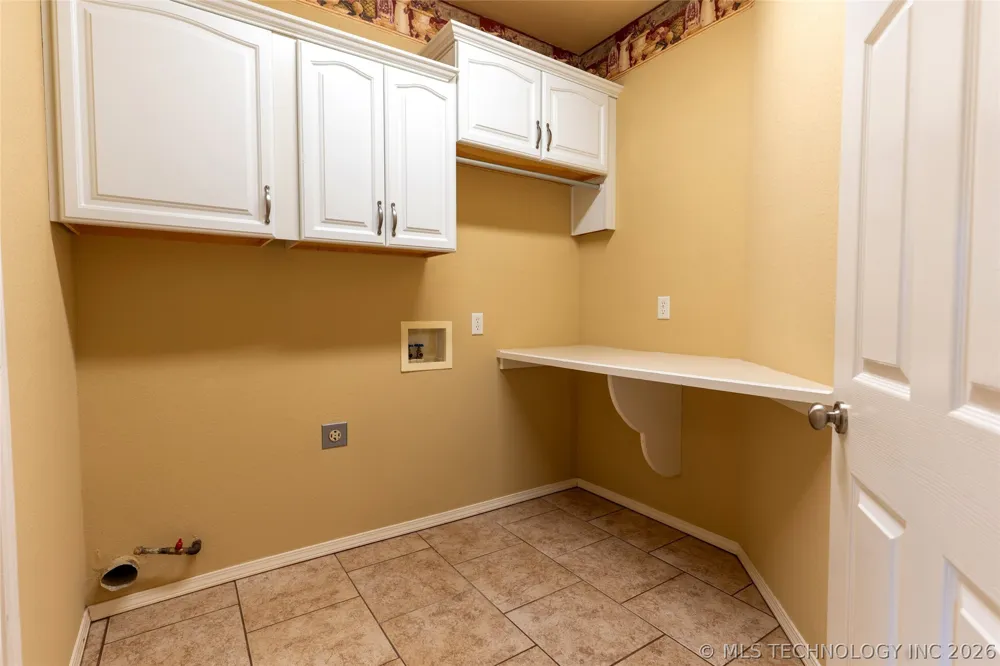 4213 S Palm Avenue Broken Arrow, OK 74011