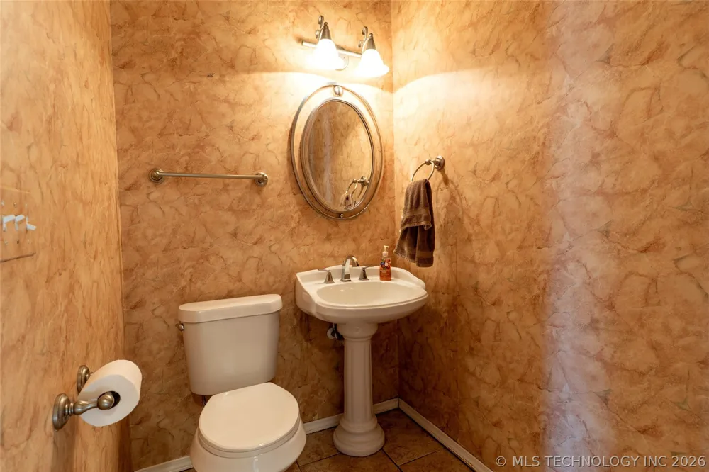 4213 S Palm Avenue Broken Arrow, OK 74011