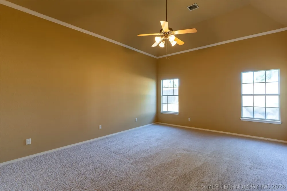 4213 S Palm Avenue Broken Arrow, OK 74011