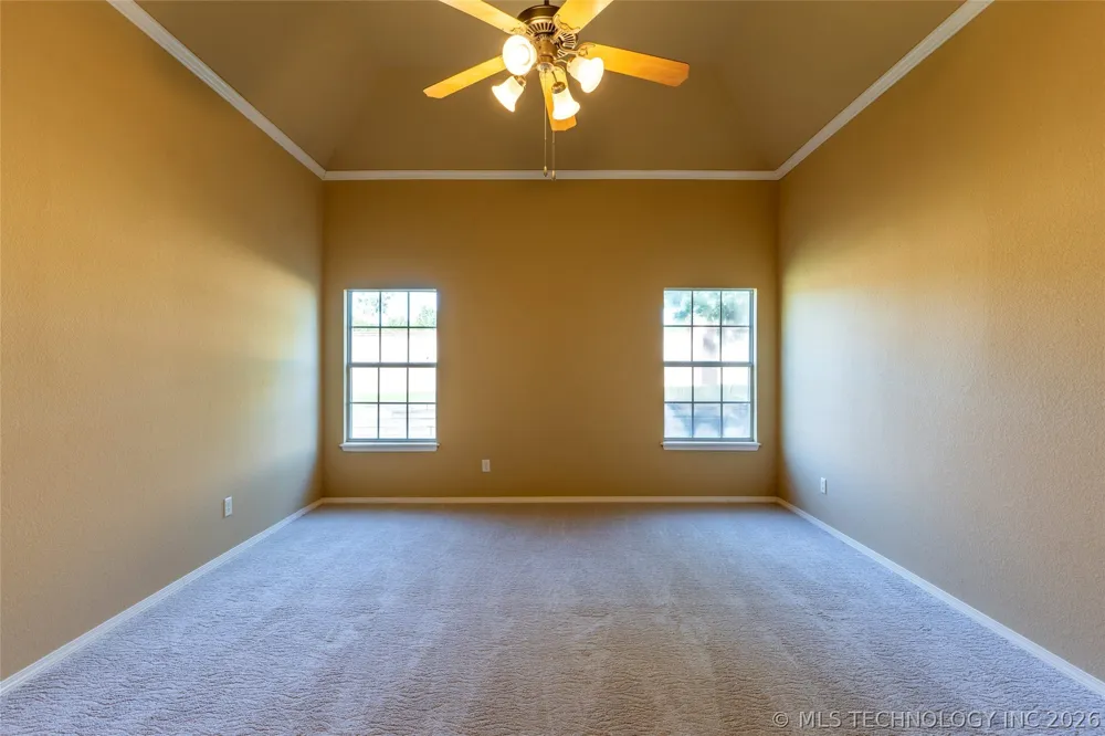 4213 S Palm Avenue Broken Arrow, OK 74011