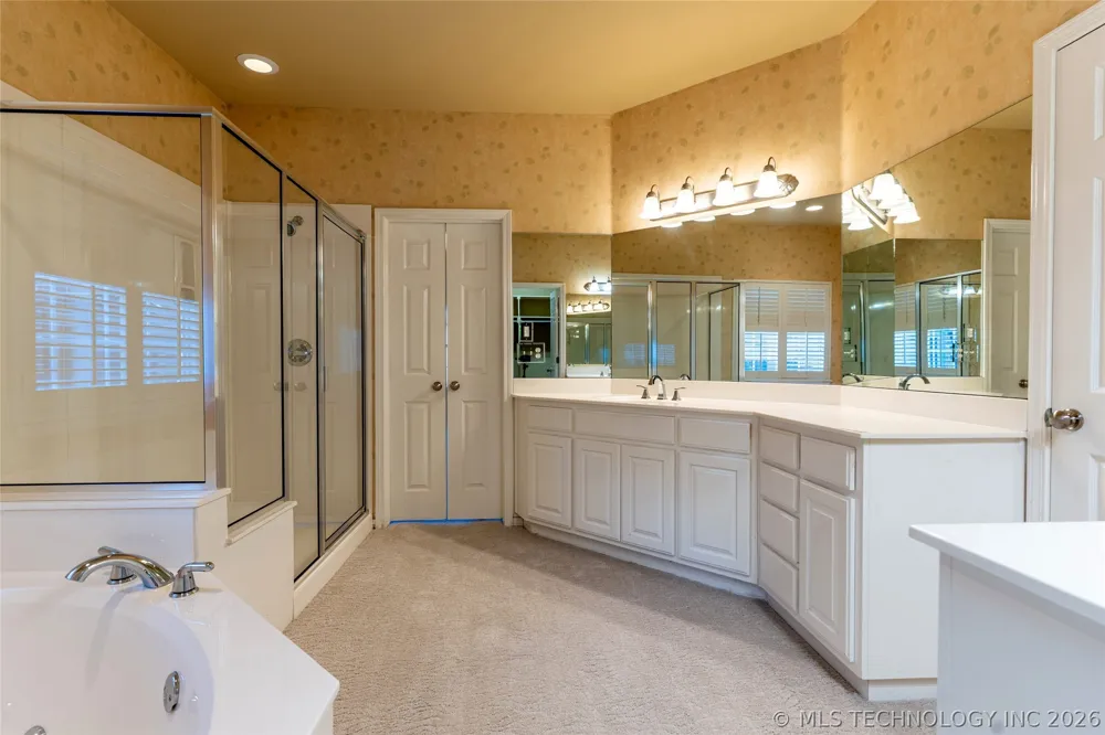 4213 S Palm Avenue Broken Arrow, OK 74011