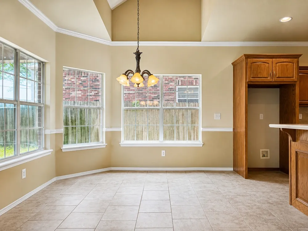 4213 S Palm Avenue Broken Arrow, OK 74011