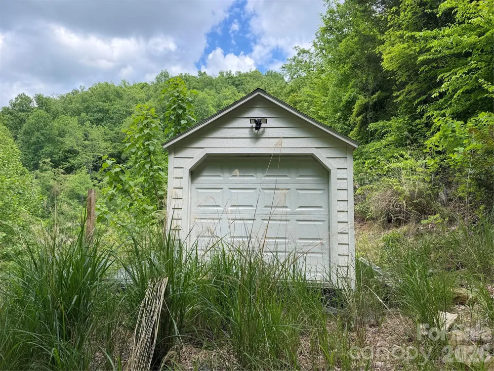 408 Arvil Gosnell Road Marshall, NC 28753
