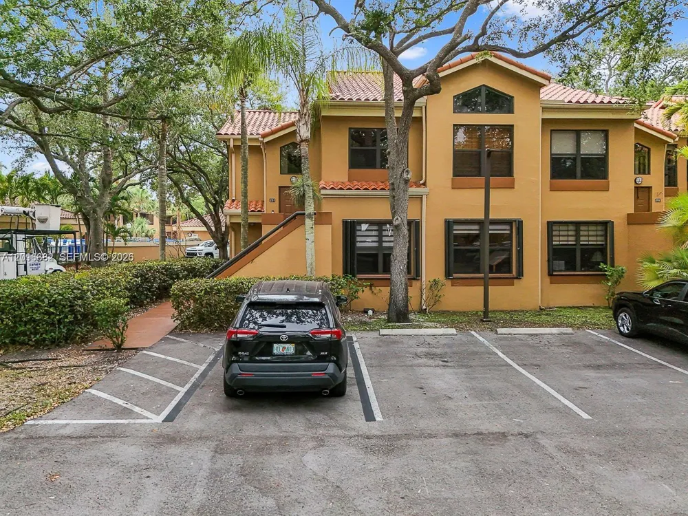 15533 Miami Lakeway N #101-19 Miami Lakes, FL 33014