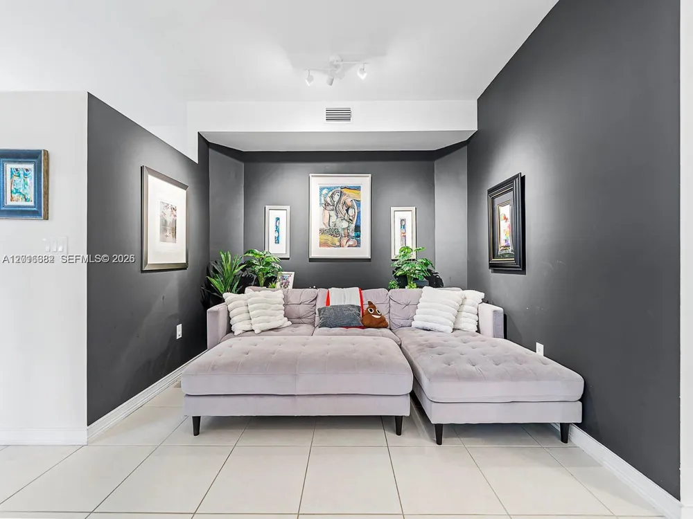 15533 Miami Lakeway N #101-19 Miami Lakes, FL 33014