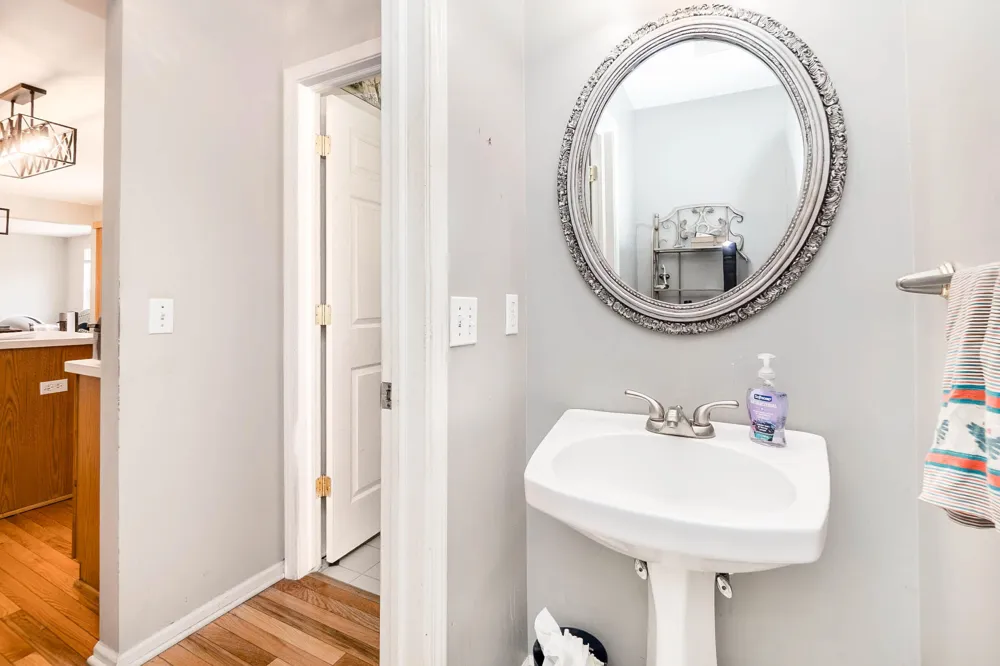 399 Quail Ridge Court Waterford, MI 48327