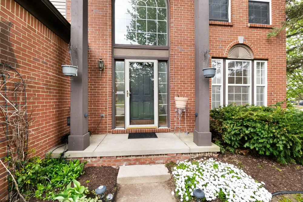 399 Quail Ridge Court Waterford, MI 48327