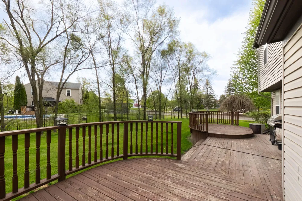 399 Quail Ridge Court Waterford, MI 48327