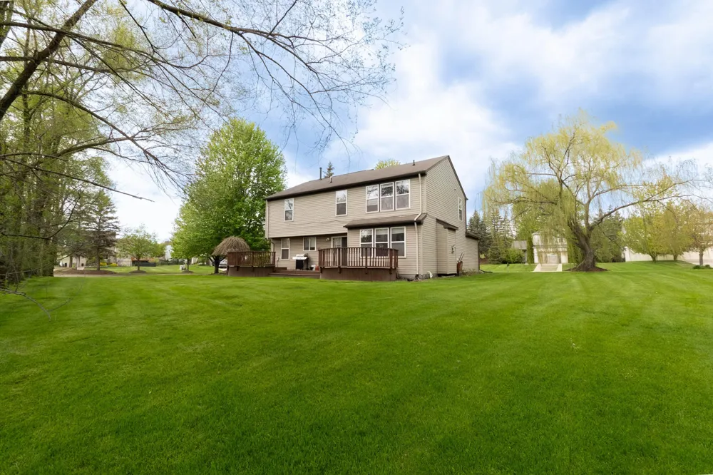 399 Quail Ridge Court Waterford, MI 48327