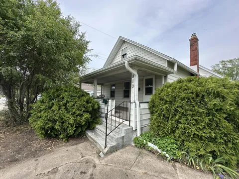 810 Poplar Street