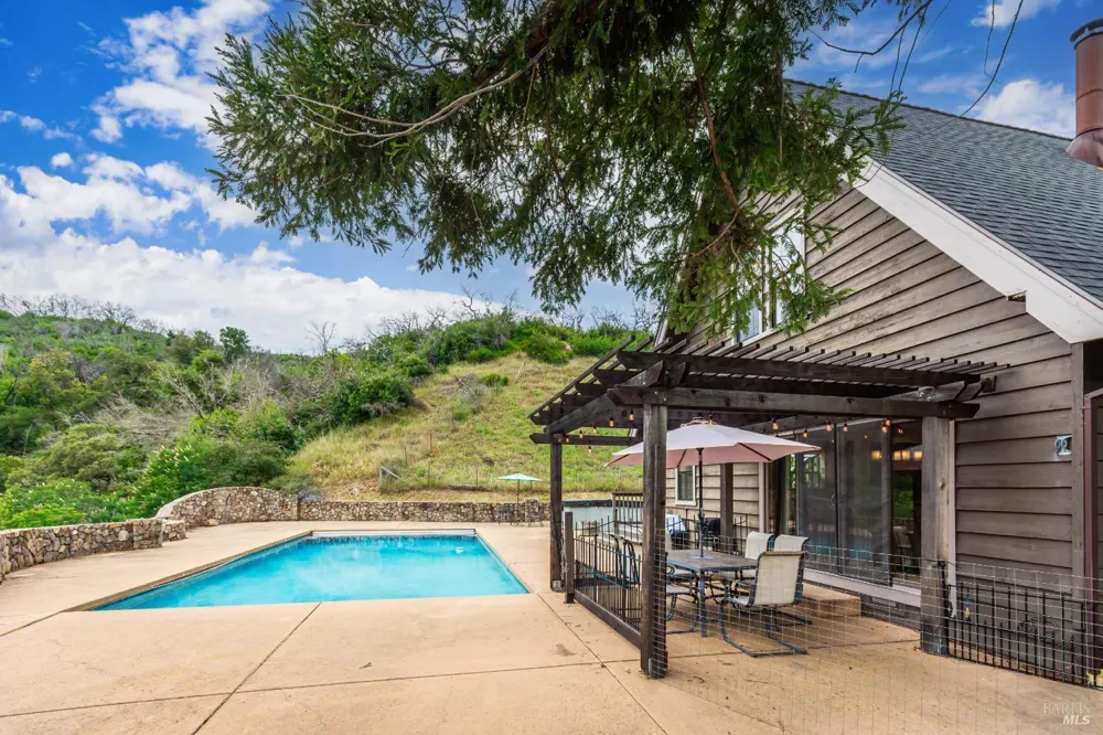 3955 E Highway 128 Highway St. Helena, CA 94574