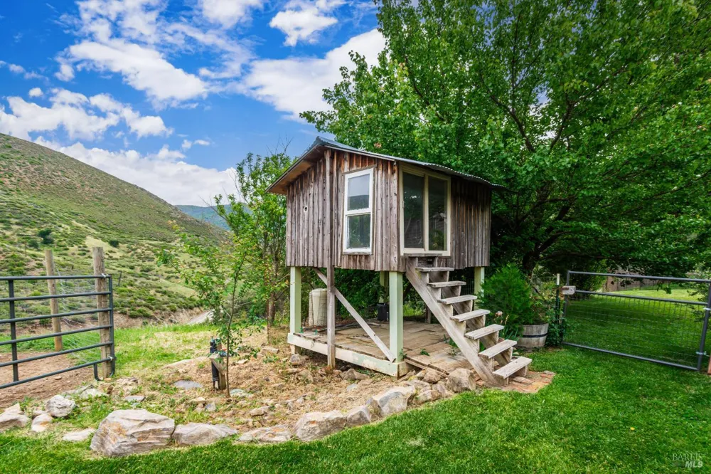 3955 E Highway 128 Highway St. Helena, CA 94574