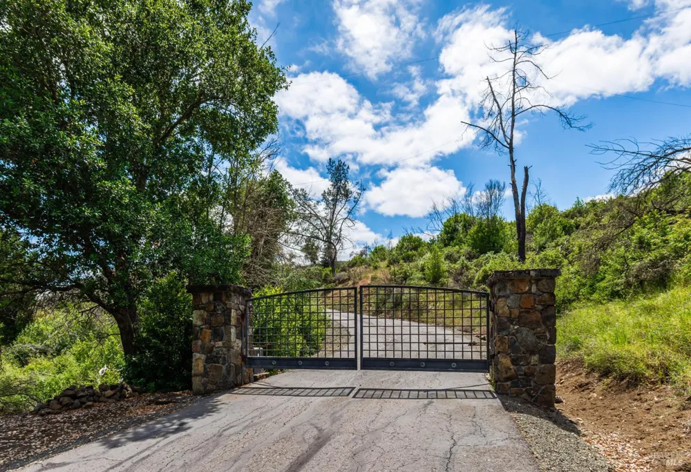 3955 E Highway 128 Highway St. Helena, CA 94574