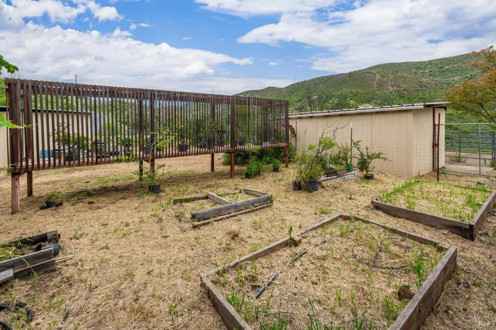 3955 E Highway 128 Highway St. Helena, CA 94574