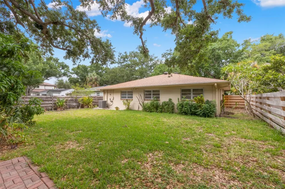 2616 S TORONTO AVENUE Tampa, FL 33629