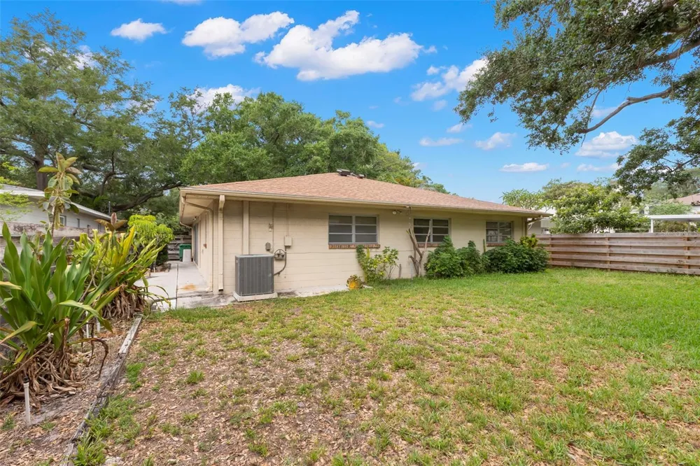 2616 S TORONTO AVENUE Tampa, FL 33629