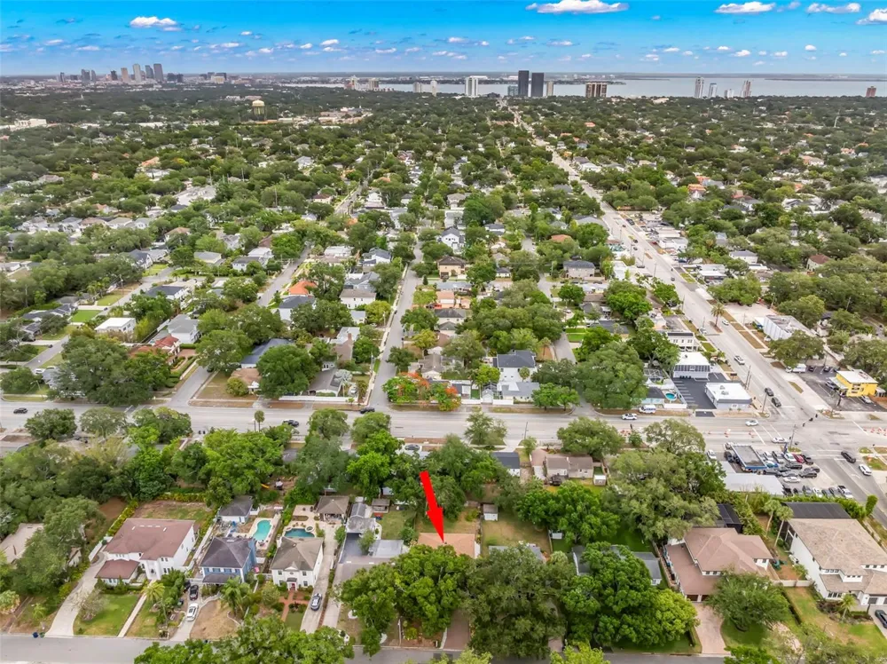 2616 S TORONTO AVENUE Tampa, FL 33629