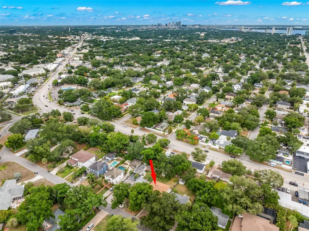 2616 S TORONTO AVENUE Tampa, FL 33629
